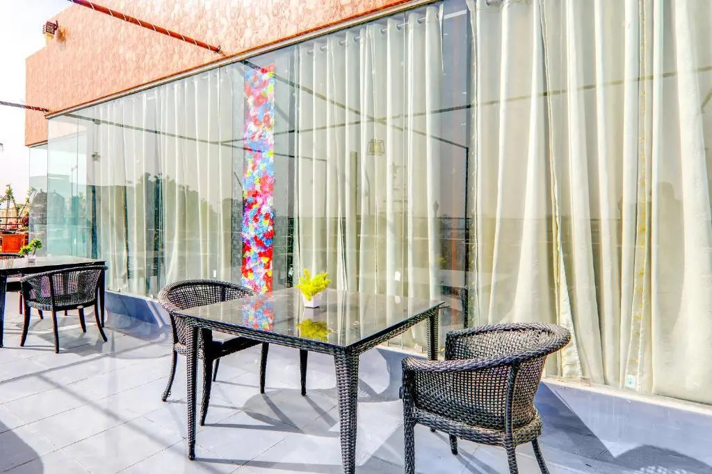 FabHotel SRG Inn