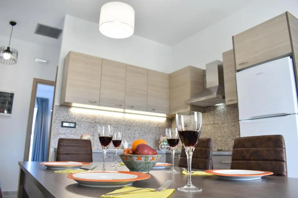 Katsaros Luxury Apts 5min walk to beach