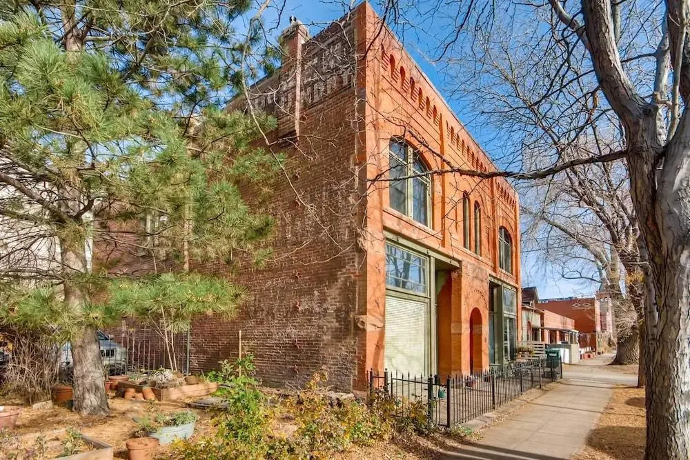 Industrial Design Flat Historic Loft Heart of Lohi