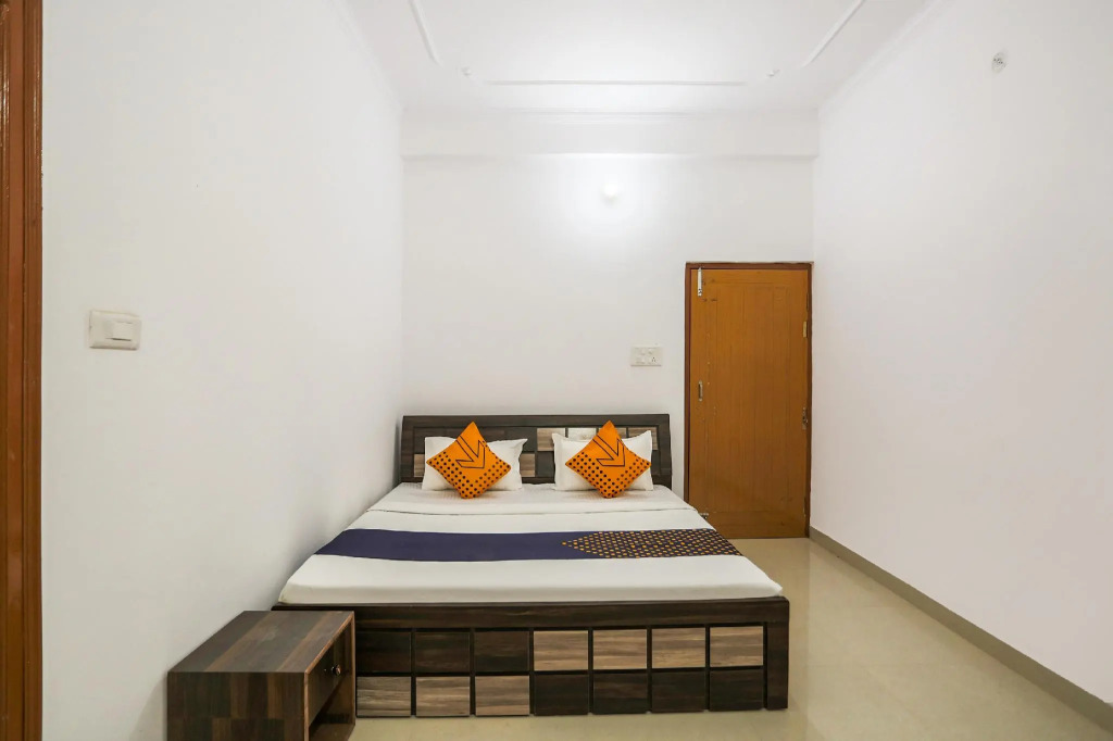 SPOT ON 74038 Shree Palace