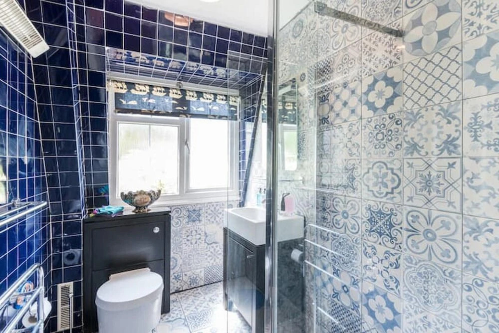 Inviting 5-bed House in London