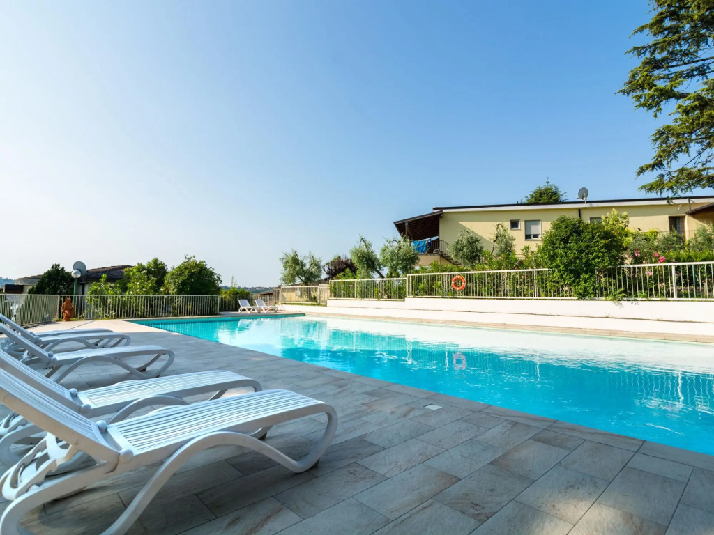 Serene Apartment in Manerba Del Garda with Pool