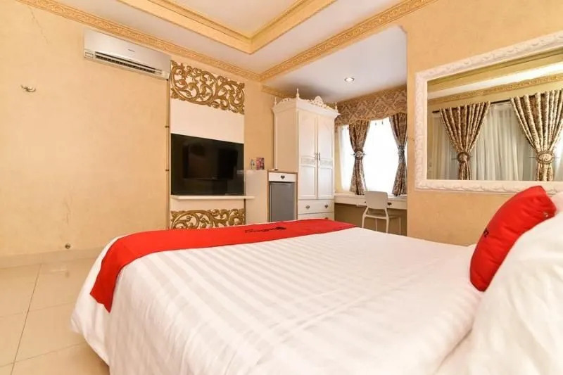RedDoorz Plus near Discovery Shopping Mall Bali
