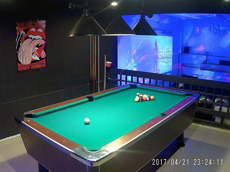 Cafe and Bar Secret Base