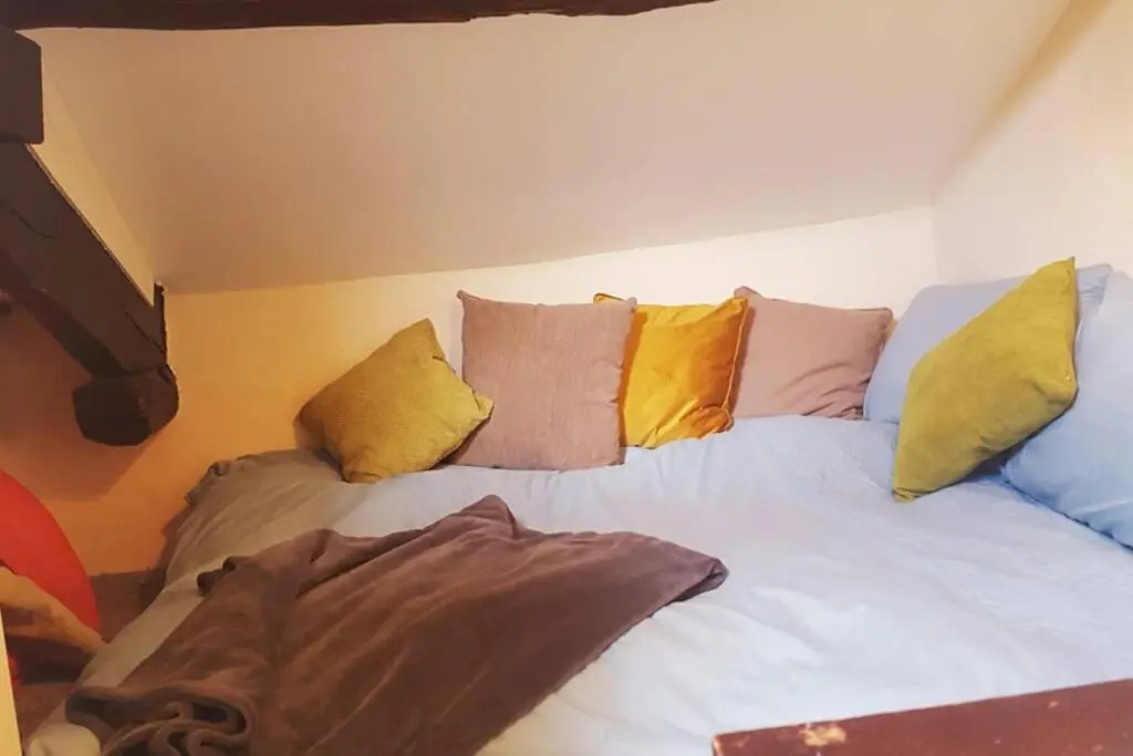 Super Lake District Cottage in Heart of Kendal 3 Double Beds