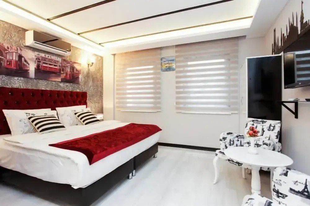 Taksim Doorway Suites