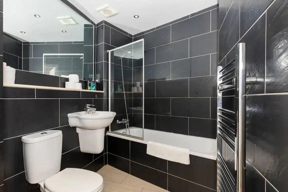 Radiant 2 Bedroom Apartment in East London
