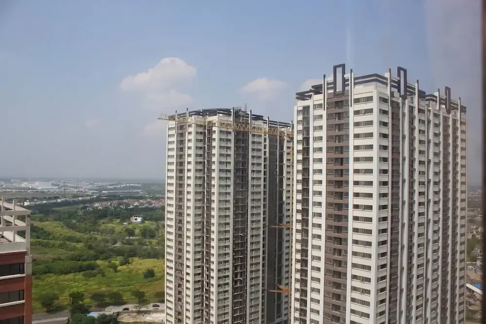 Comfortable and High Floor 2Br at Meikarta Apartment