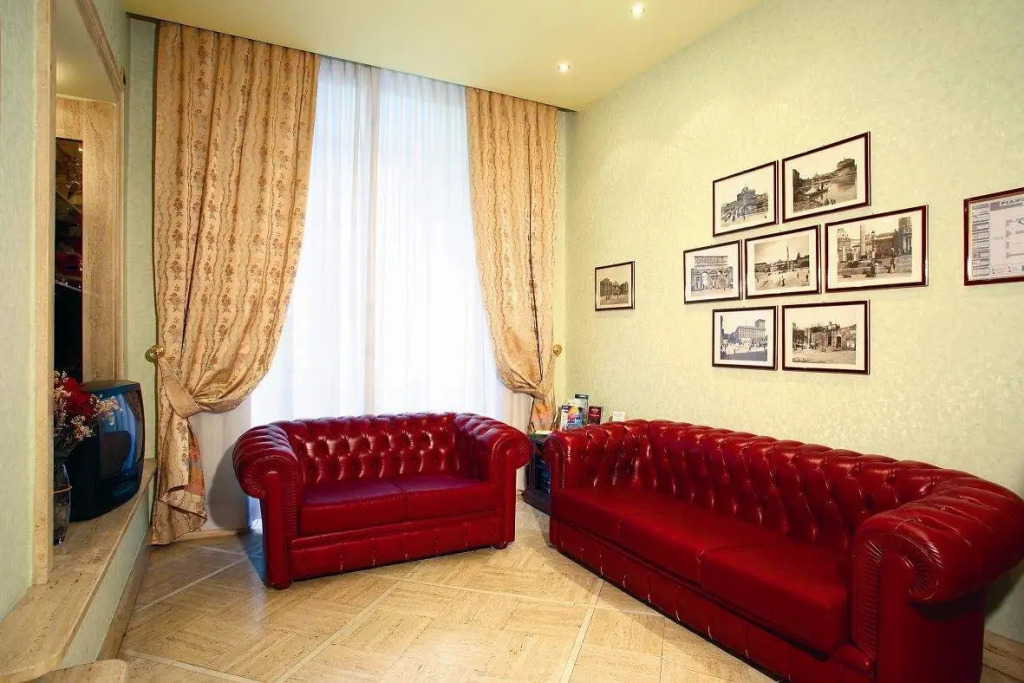 Hotel Dina