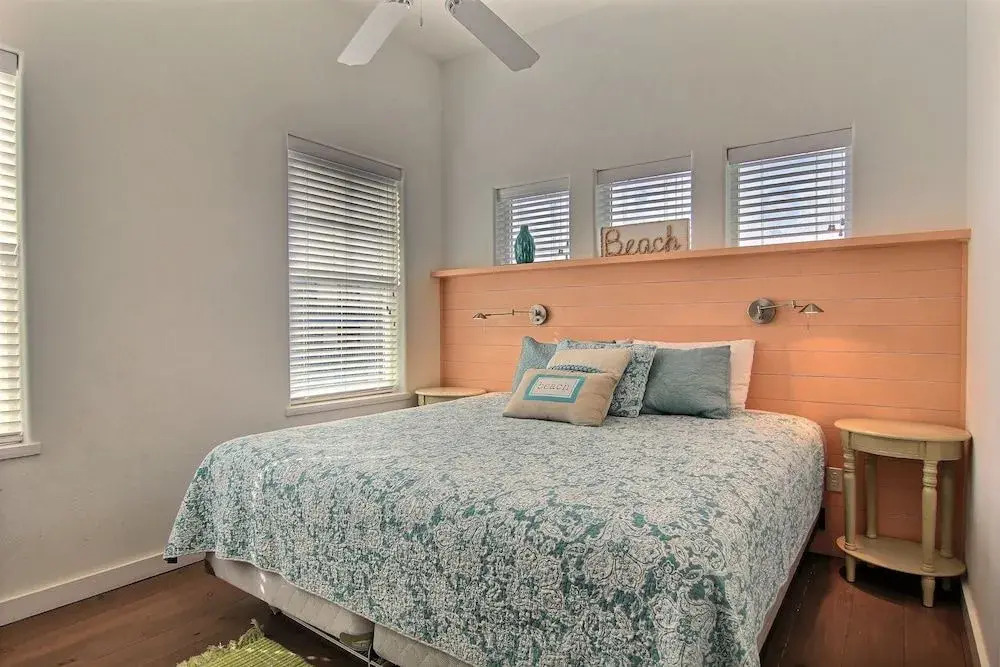 Vista Grande 932 by RedAwning