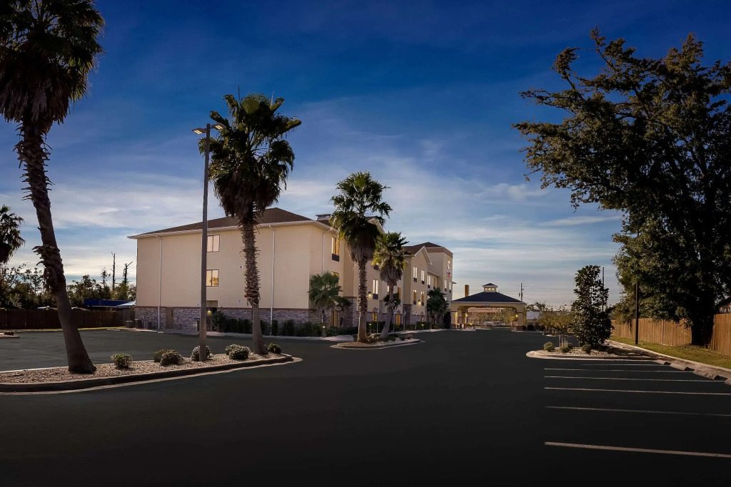 Comfort Suites Panama City near Tyndall AFB