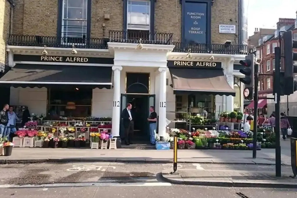 Notting Hill & Hyde Park EXCLUSIVE WEST-END SERENE DESIGNER FAMILY HOME 5Bed4bath