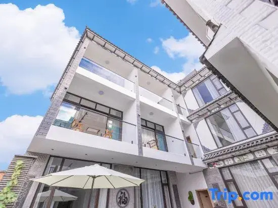 Haishang Mingyue Homestay (Dali Erhai Shengtai Langdao)