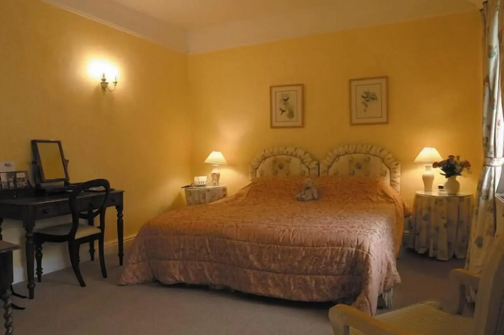 Worsley Arms Hotel