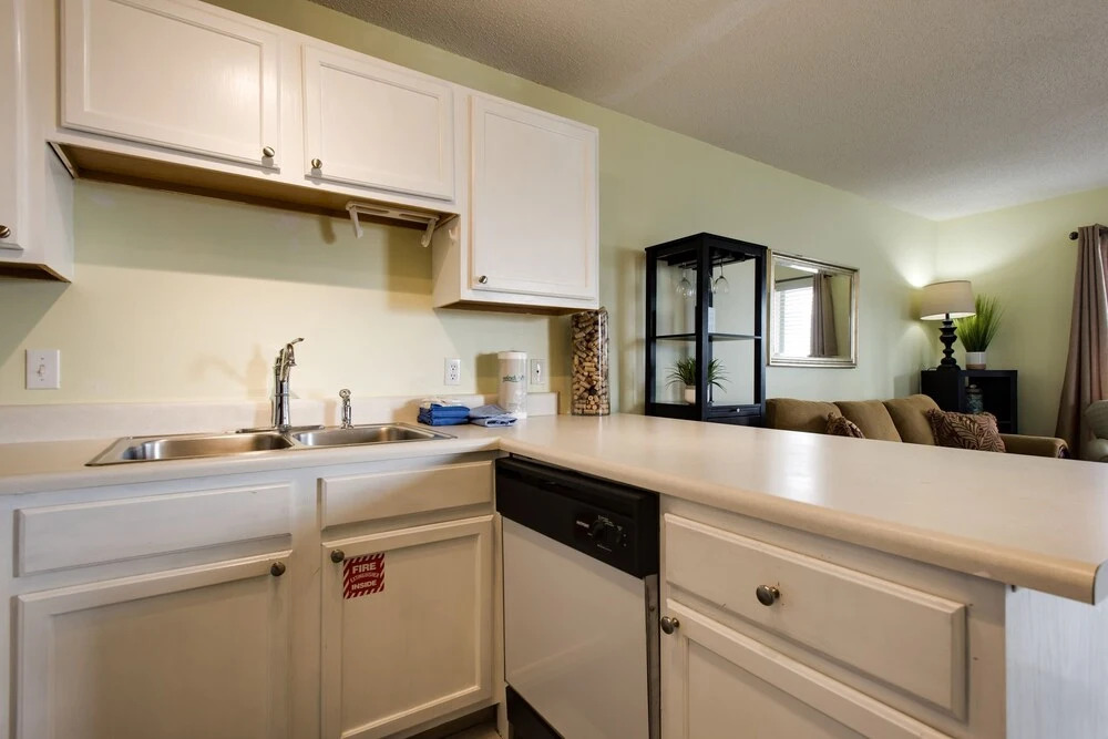 Grand Caribbean West 215 1 Bedroom Condo by Redawning