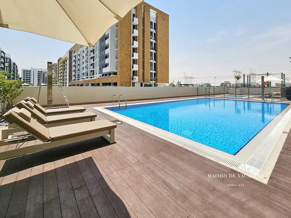 Large Balcony Studio 10 Minutes From Dubai Mall