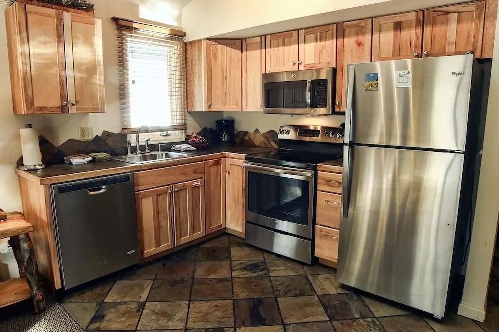 King Bed Condo With Personal Hot Tub On Deck With River View 1 Bedroom Condo