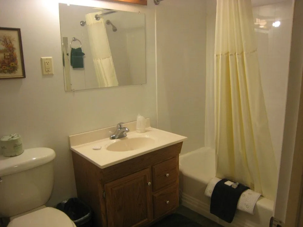 Deadwood Dicks Suites