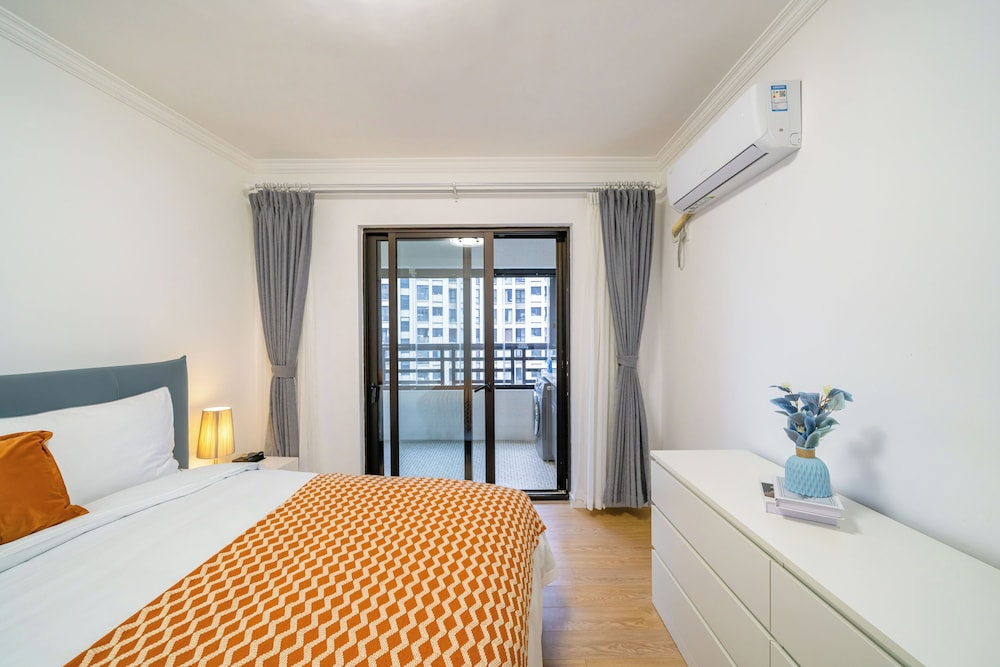 Tyms 1BR 1BA Apartment in Gubei