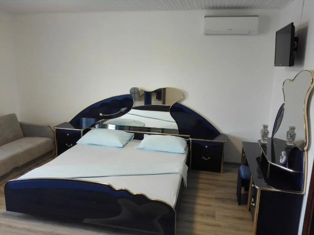 Apartments Krunes