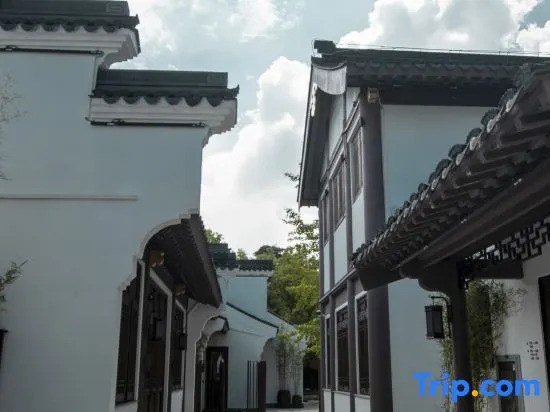 Yebo Qinhuai Water Street Hotel (Nanjing Confucius Temple)