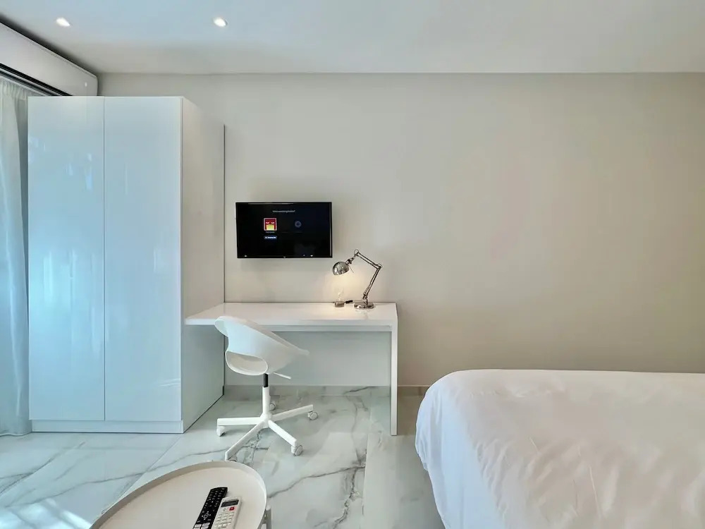 Kono Studios & Suites