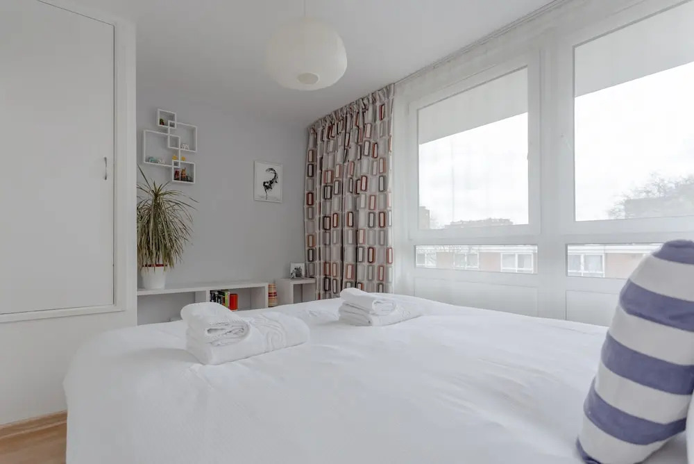 Regents Park View Apartment
