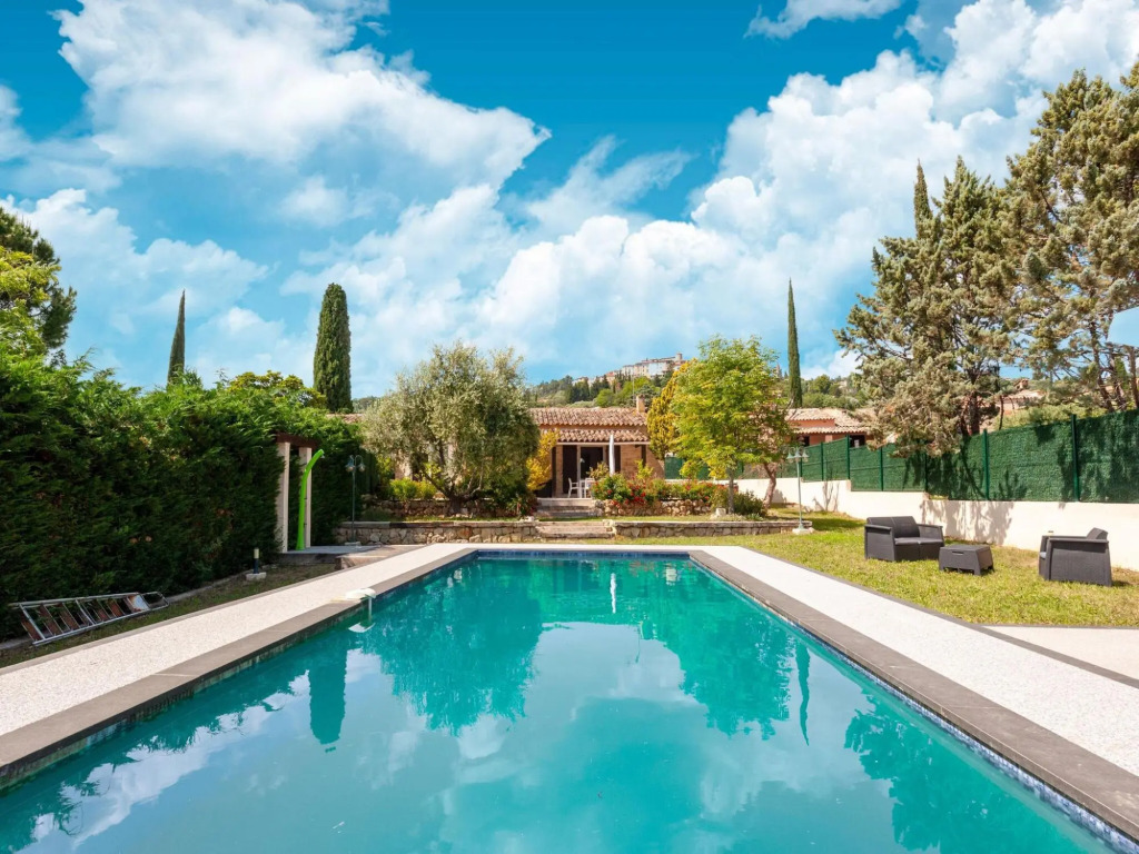 Villa Jenuska, Attractive holiday home in Callian with private pool
