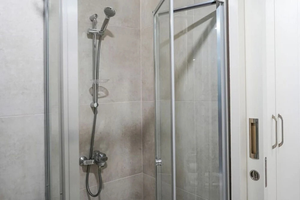 Lovely 1+1 Apartment w/Terrace near MaIl of IST