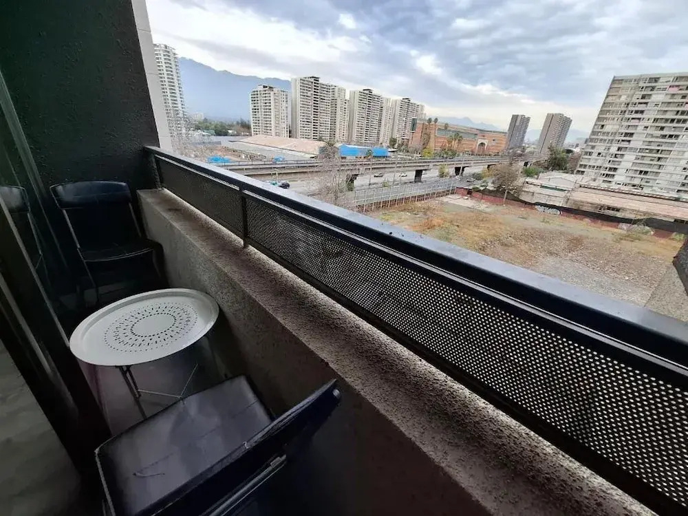 Alojamiento moderno y bien conectado a pasos del Metro y centros urbanos