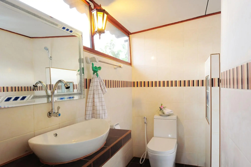 Phuphaya Seaview Resort