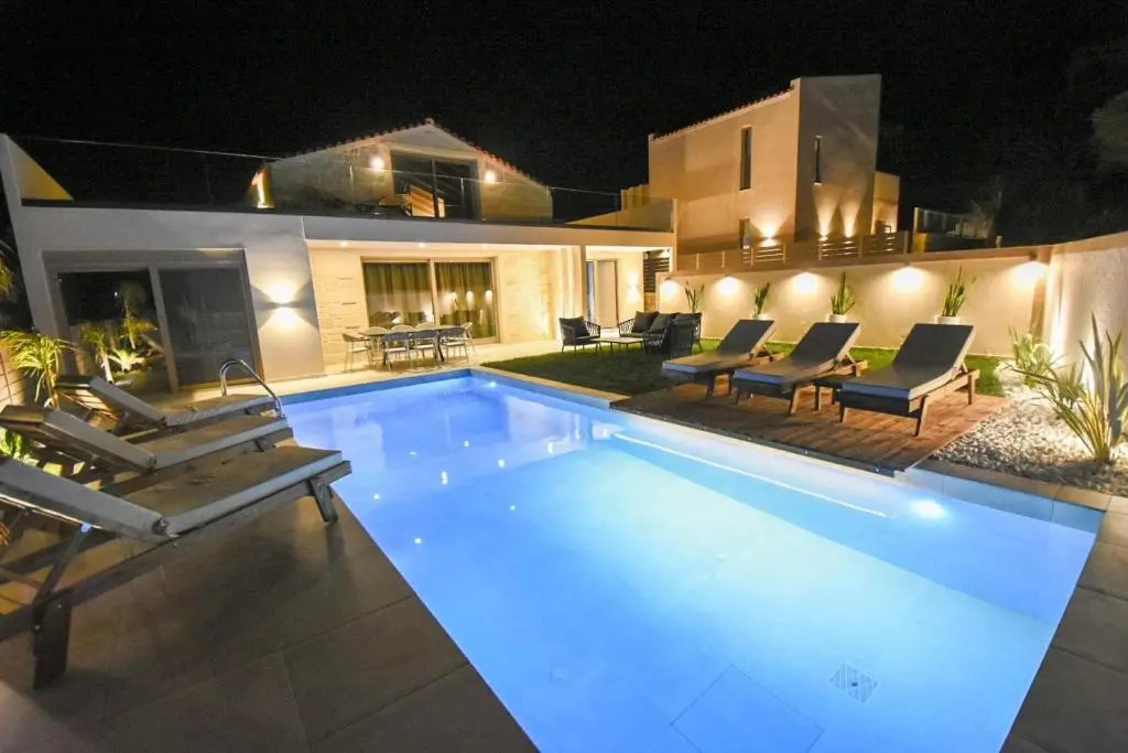 Villa Silentium Evilia by PosarelliVillas
