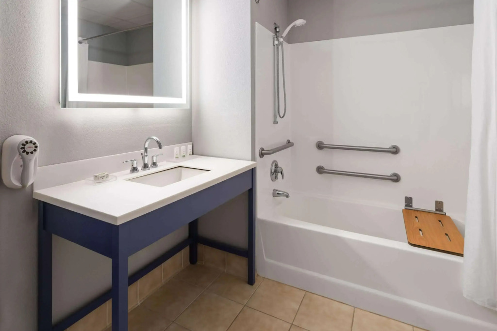 Days Inn by Wyndham Iron Mountain