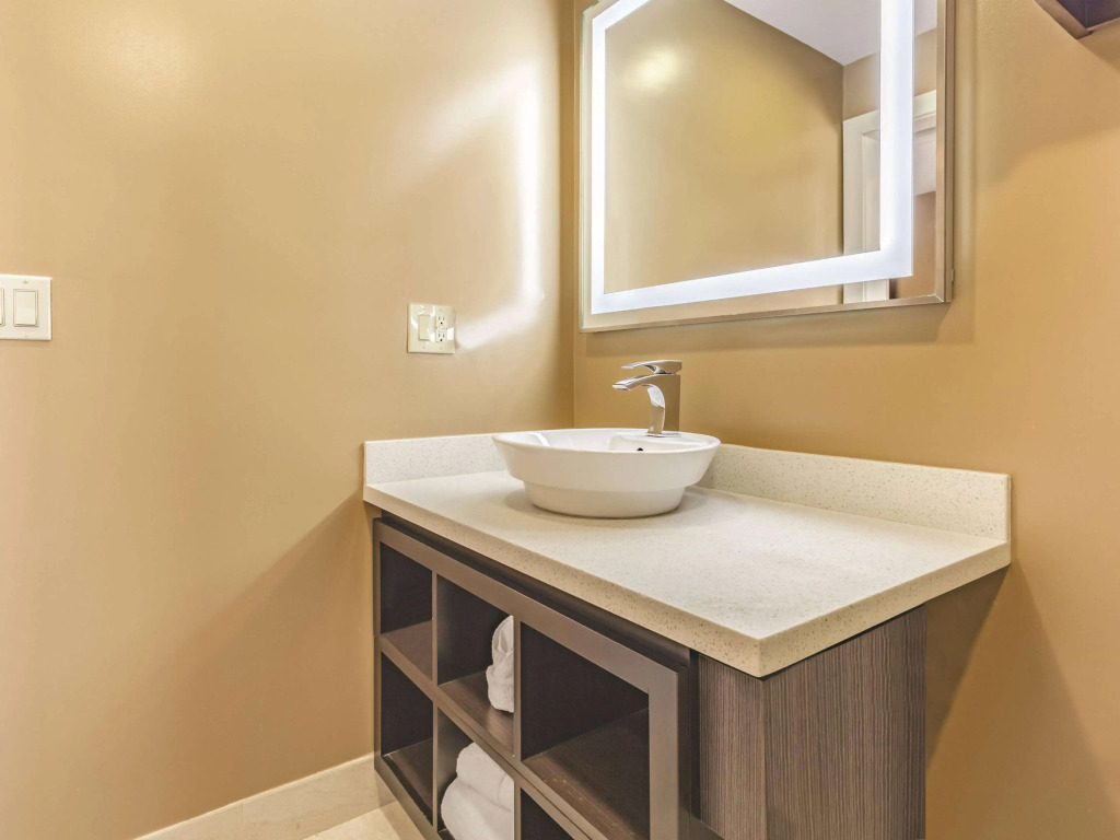 La Quinta Wyndham SFO Airport West Millbrae-Presidents Award Winner-FREE ARPRT SHTL
