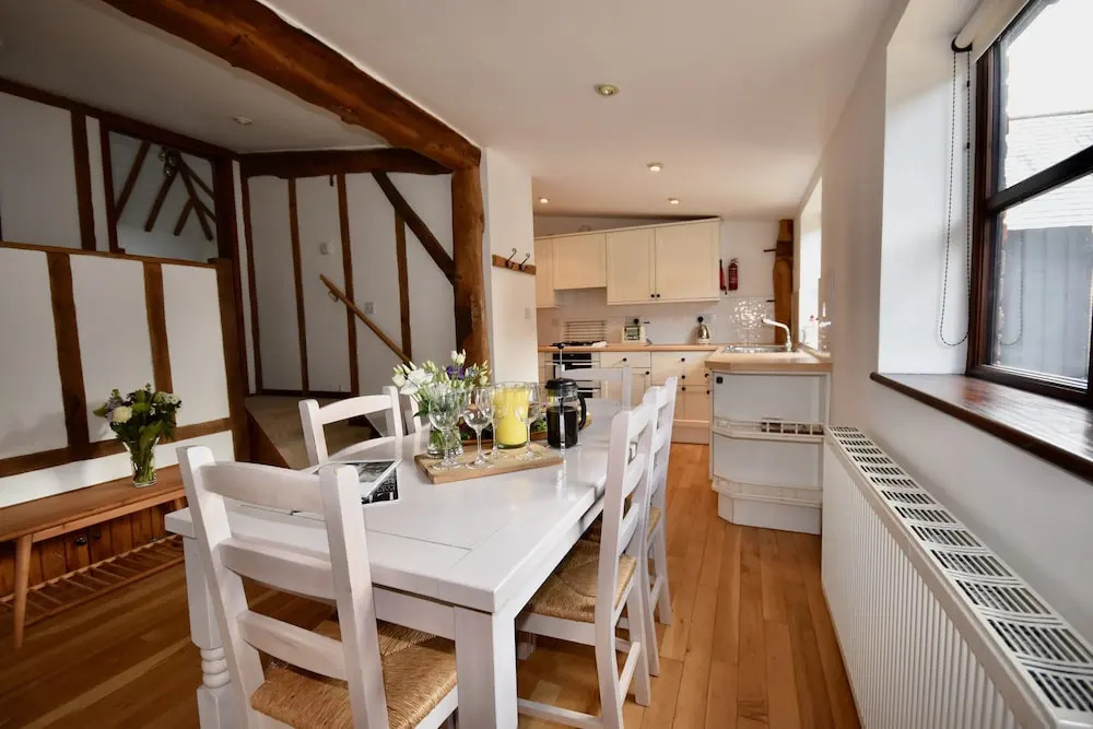 Tithe Barn a Stunning family home with panoramic views