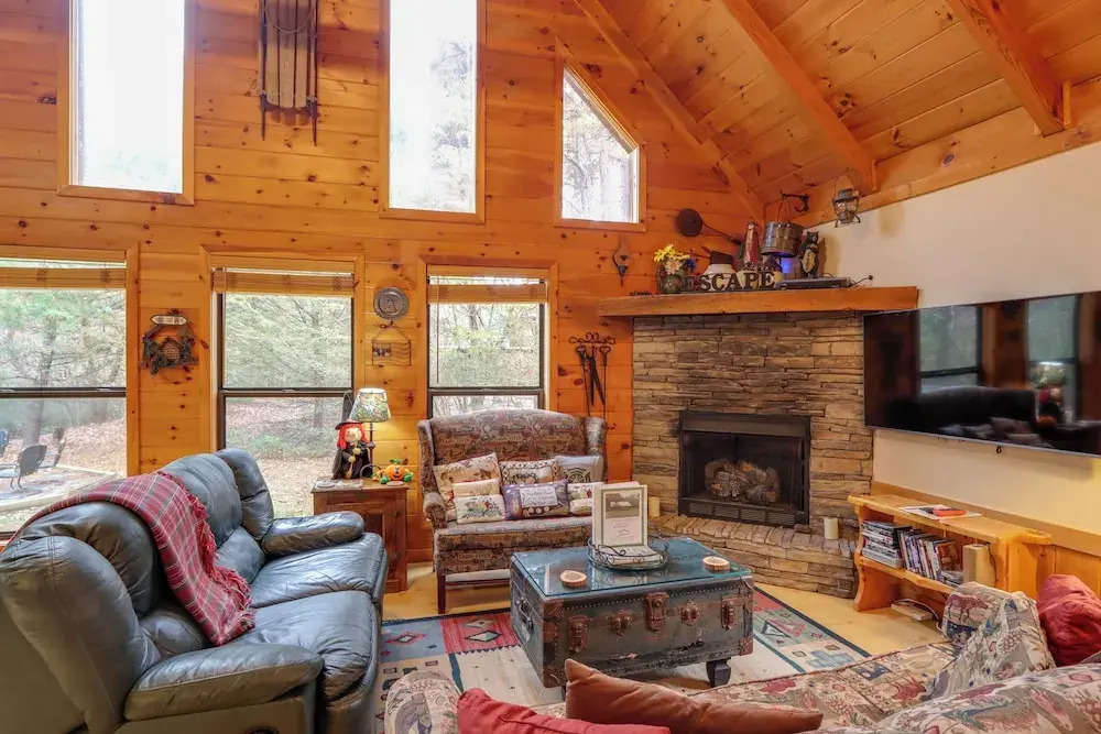 Creek Bend Escape w/ Hot Tub + River Views
