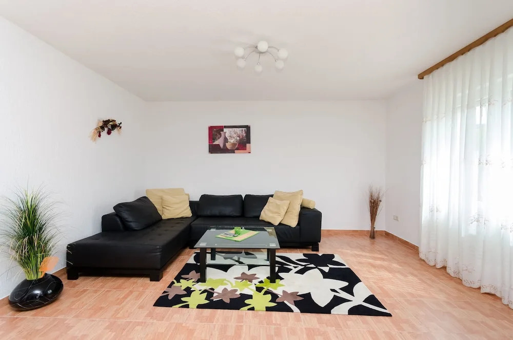 Apartments Maravera
