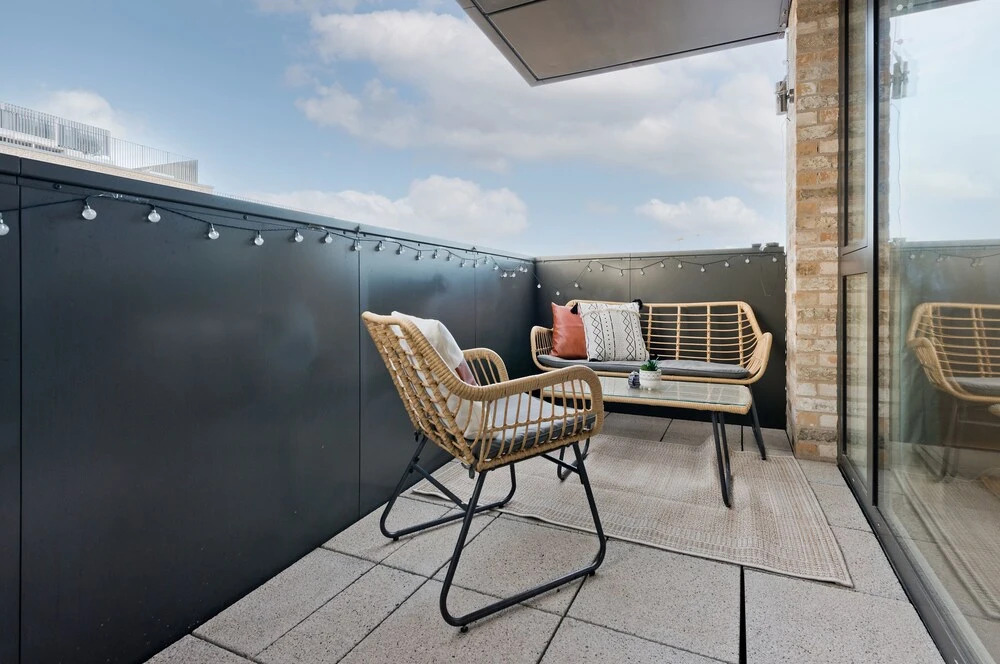 Luxury Apartment With Stunning Views Near London Bridge by Underthedoormat