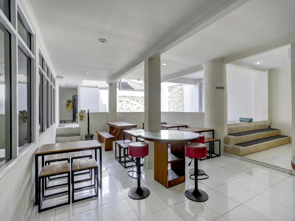OYO 3950 The Ratna Hotel