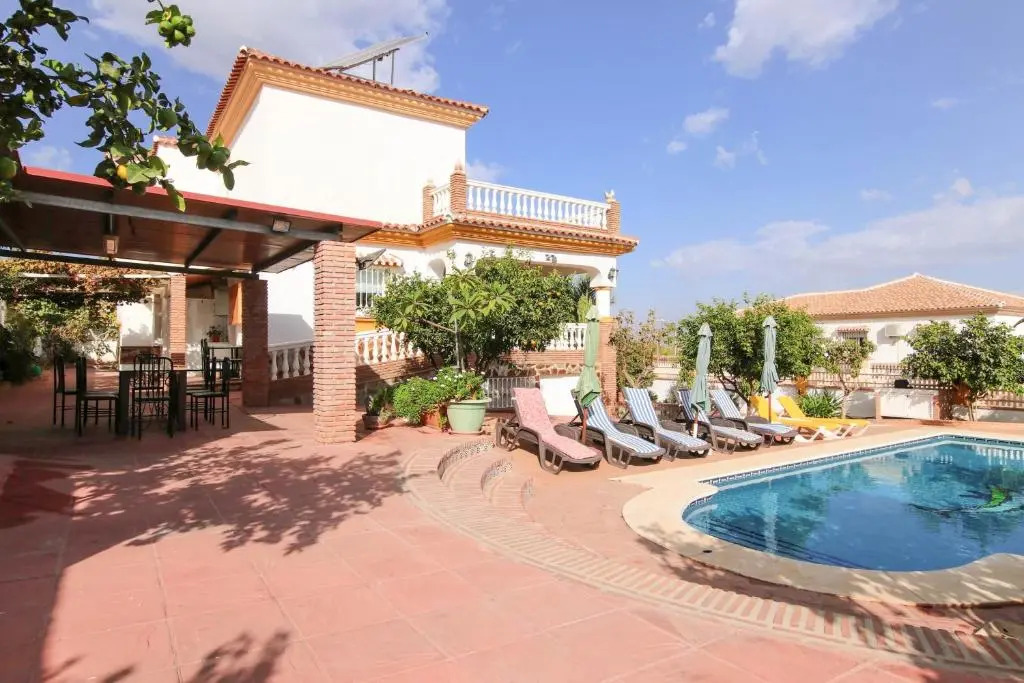 TESS Villa Pastora