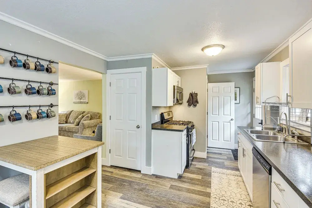 < 1 Mi to Notre Dame: Family-friendly Home!