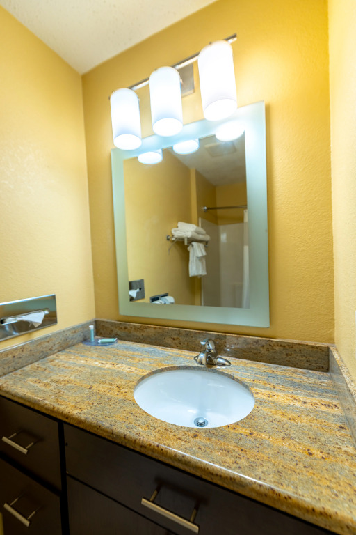Candlewood Suites Bedford - Fort Worth by IHG