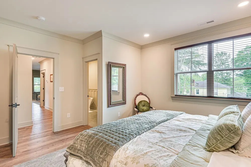 Idyllic Belmont Home < 1 Mi to Historic District!