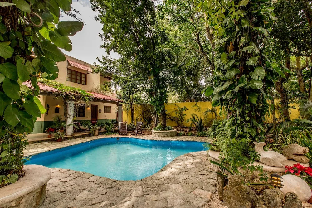 Casa Quetzal Hotel