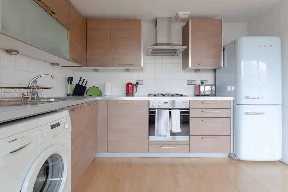 Spacious 2 Bedroom Canal Side Apartment with Balcony