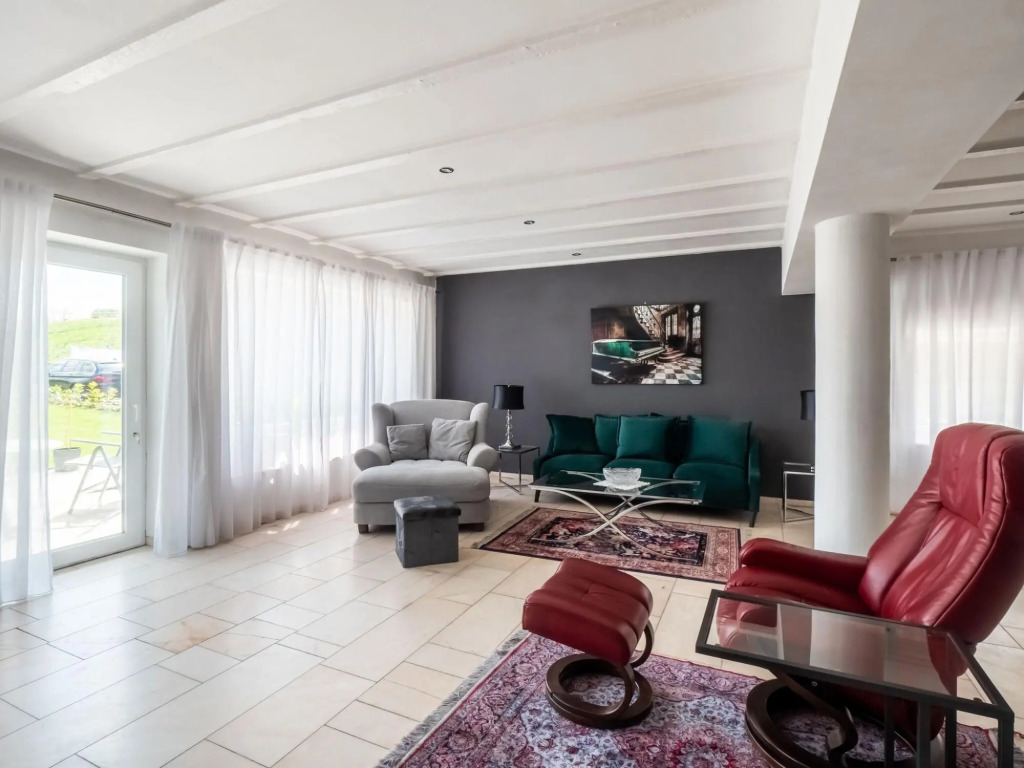 Luxurious holiday home with a nice private garden