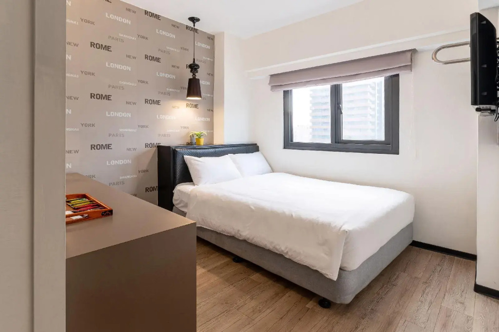 CHECK inn Express Kaohsiung Love River