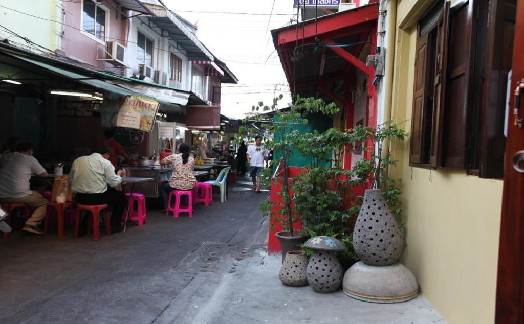 Baan Talat Phlu - Hostel