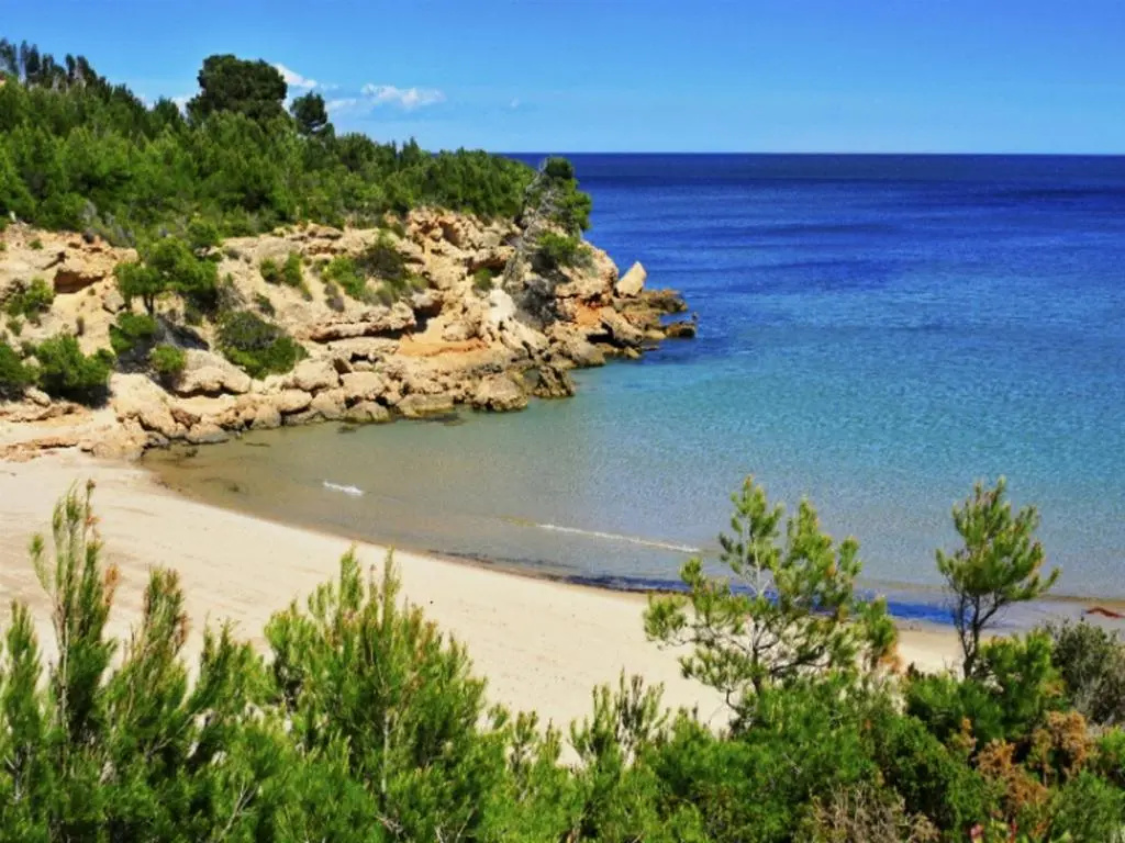 Villa Montserrat 4bedroom with sea and mountain views & air-conditioning & private swimming pool