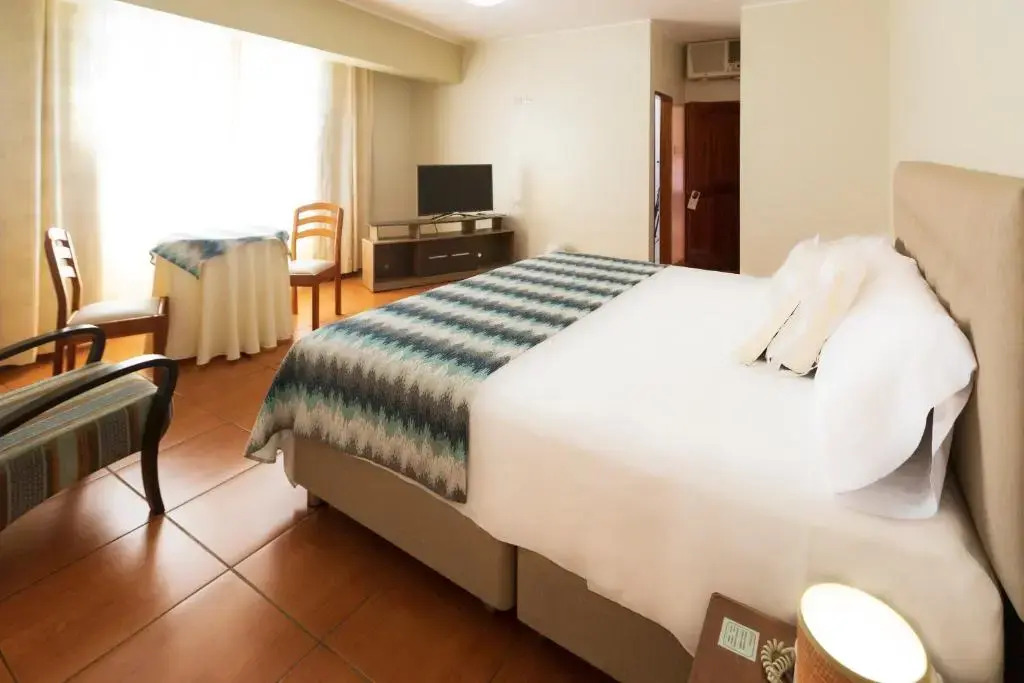 Aviro Hotel